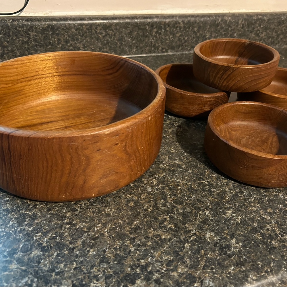 Gailstyn-Sutton teak bowl set
